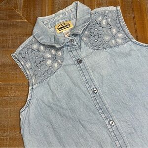 Denim Sleeveless Shirt with Lace‎ Detail